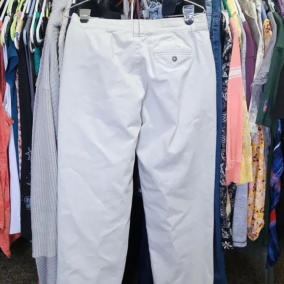 Liz Claiborne - Picture 4 of 4